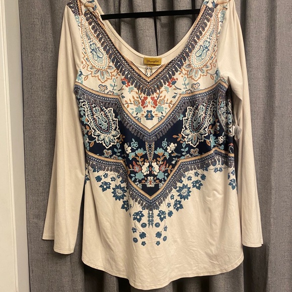 Wrangler Tops - EUC Wrangler Shirt with side slits